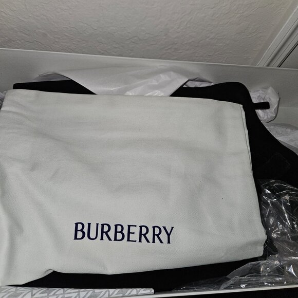 Burberry wms black low heel boots, EU 38, US 8 - Picture 10 of 11